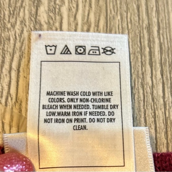 Disney Parks Mickey & Minnie Crewneck lightweight sweater Burgundy Red Sz Small. - Picture 6 of 9